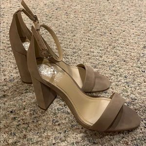 Vince Camuto Size 7 Suede Heels